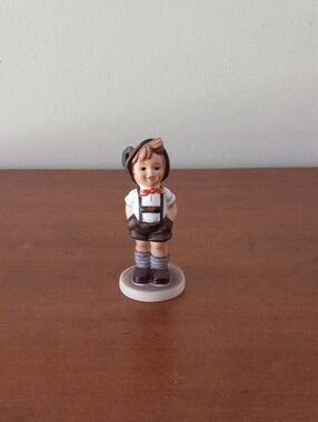 Goebel Hummel Porcelain Figurine "For Keeps" #630